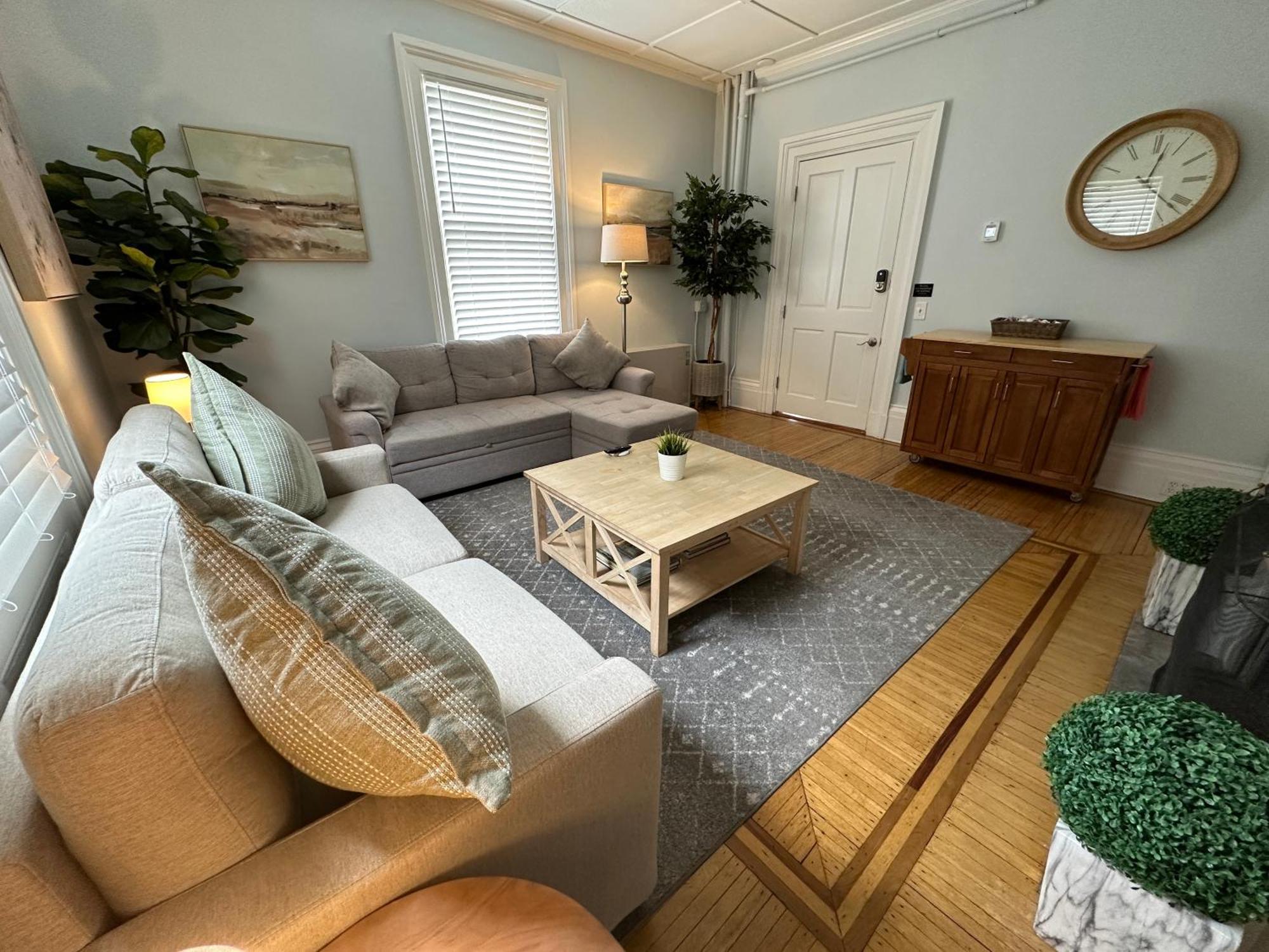 Entire Charming Victorian Home Downtown ניופורט מראה חיצוני תמונה