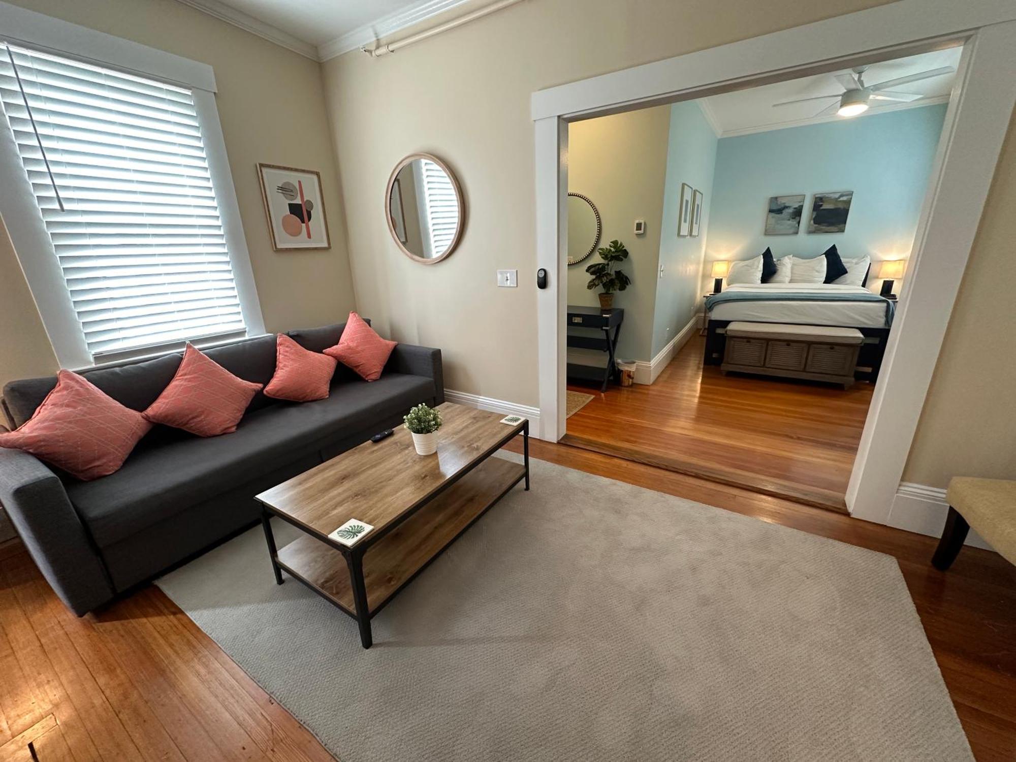 Entire Charming Victorian Home Downtown ניופורט מראה חיצוני תמונה