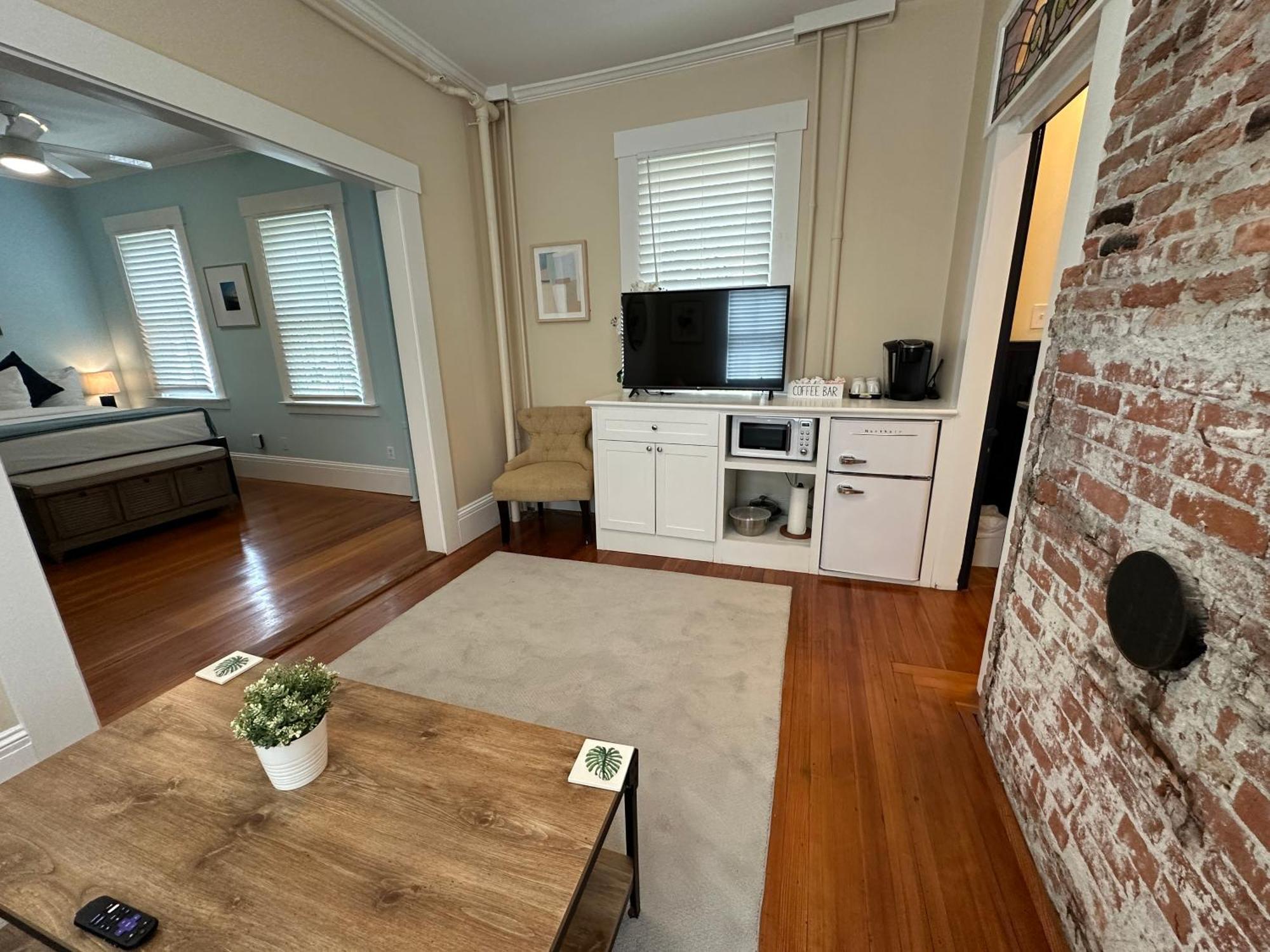 Entire Charming Victorian Home Downtown ניופורט מראה חיצוני תמונה