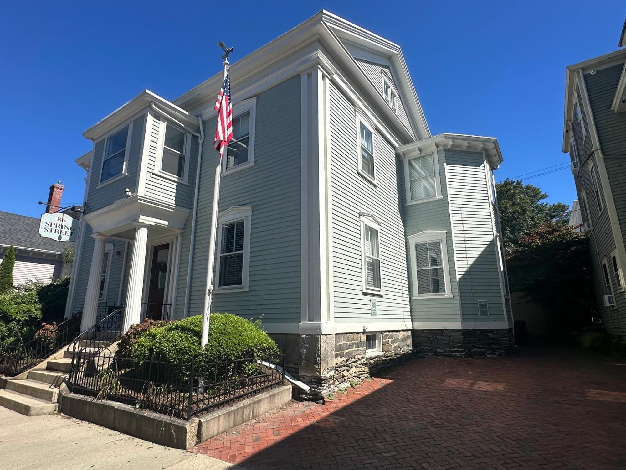 Entire Charming Victorian Home Downtown ניופורט מראה חיצוני תמונה