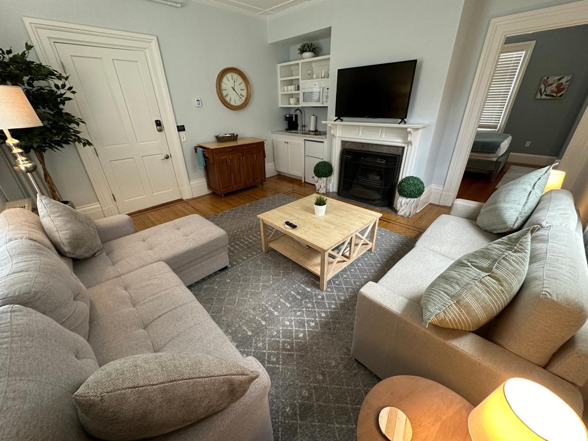 Entire Charming Victorian Home Downtown ניופורט מראה חיצוני תמונה